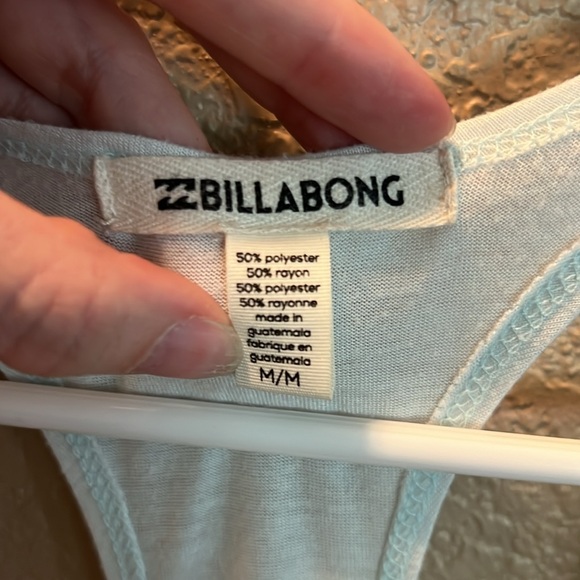 Billabong tank top size medium - Picture 2 of 5